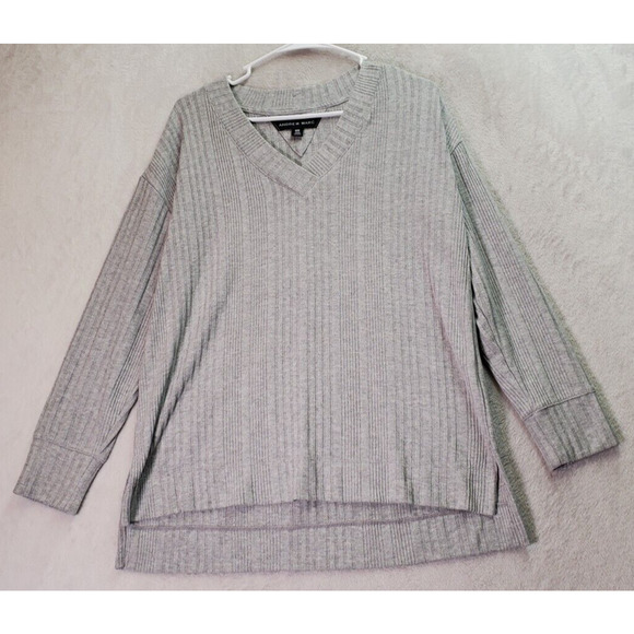 Andrew Marc Sweater Womens Medium Light Gray Knit Rayon Long Sleeve V Neck Slit - Picture 1 of 9